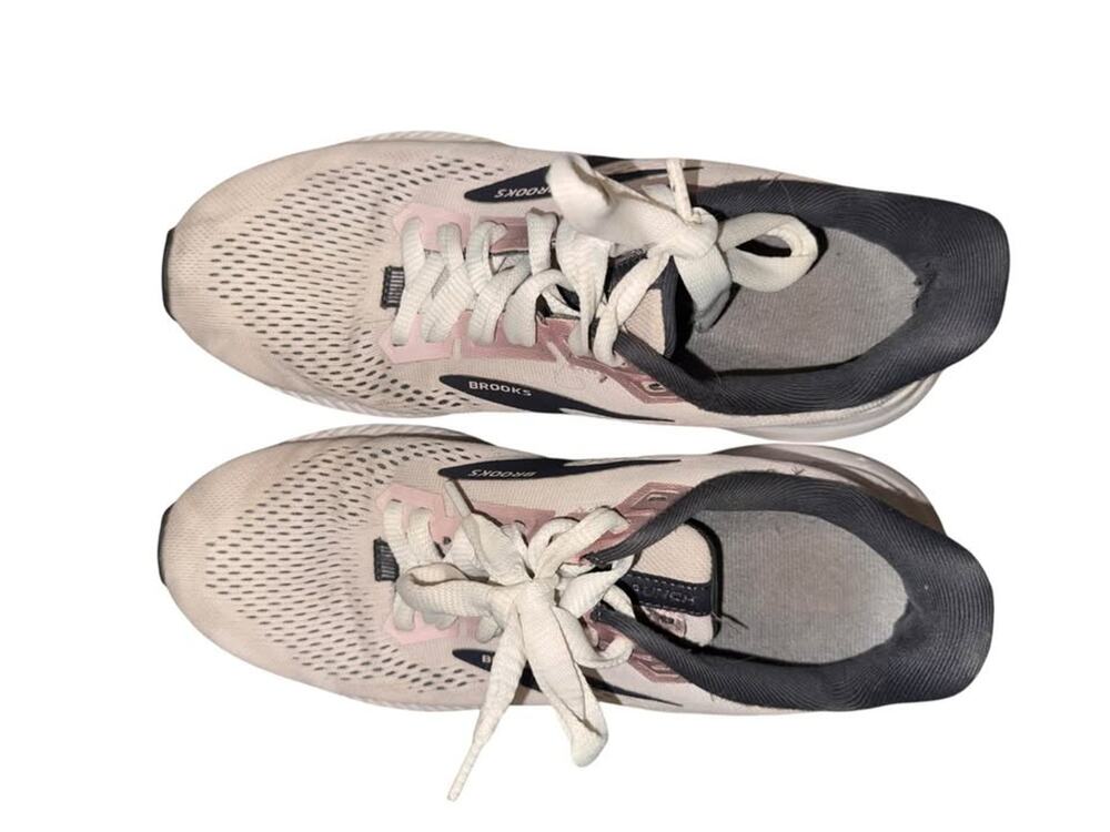 Women’s Brooks Launch 8 Running Shoes